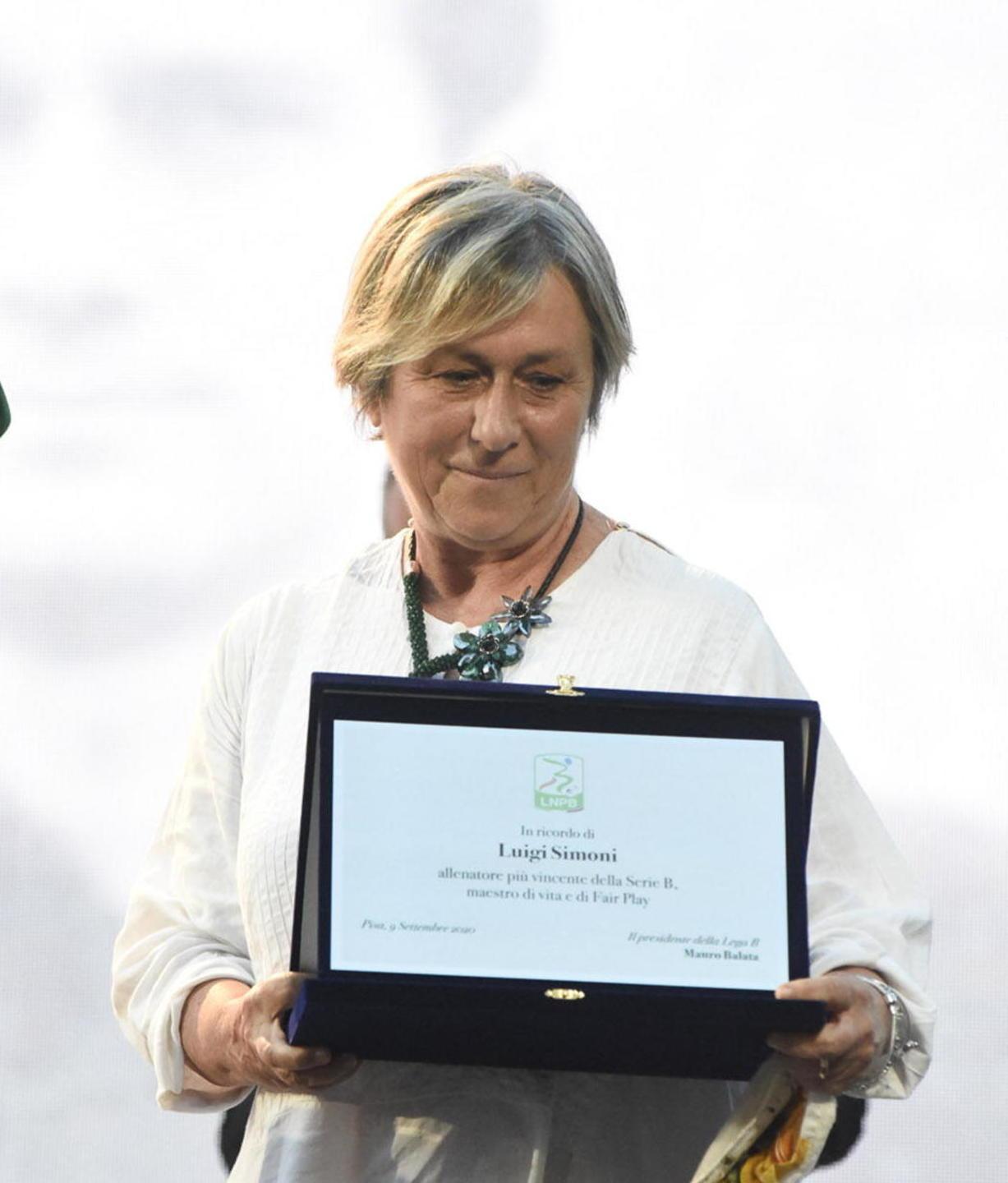 L’omaggio al mister più vincente di tutti: Gigi Simoni resta nel cuore degli sportivi 