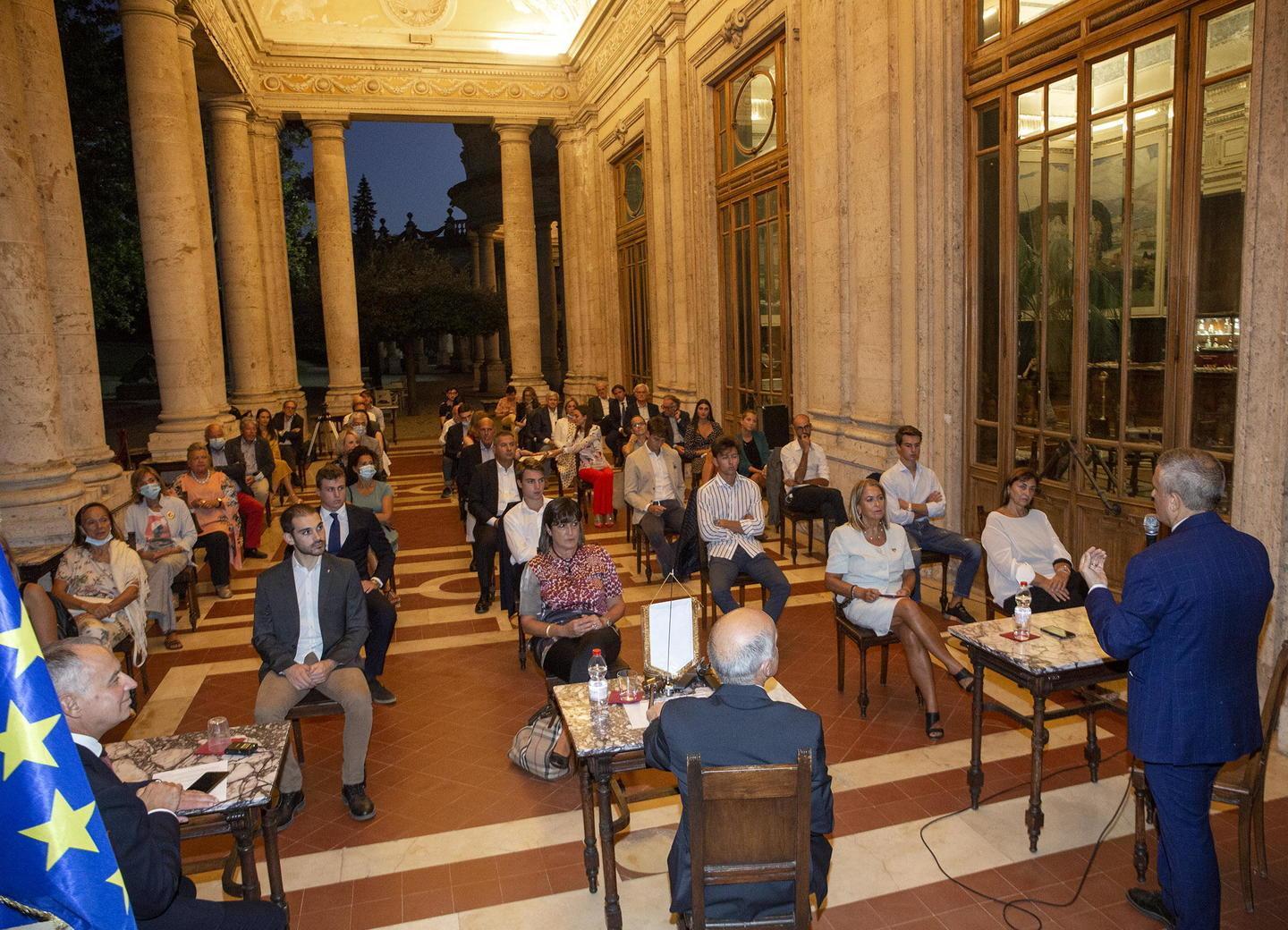 La sfida dei giornali locali nell’era dei social media 