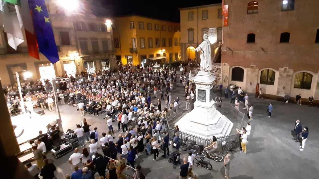 Salvini è un mezzo flop La piazza non si riempie