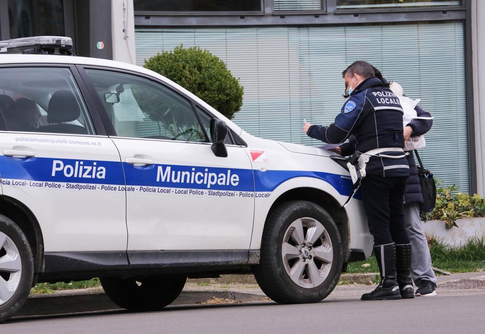 False Rca auto online tanti reggiani nella rete di cinque truffatori 