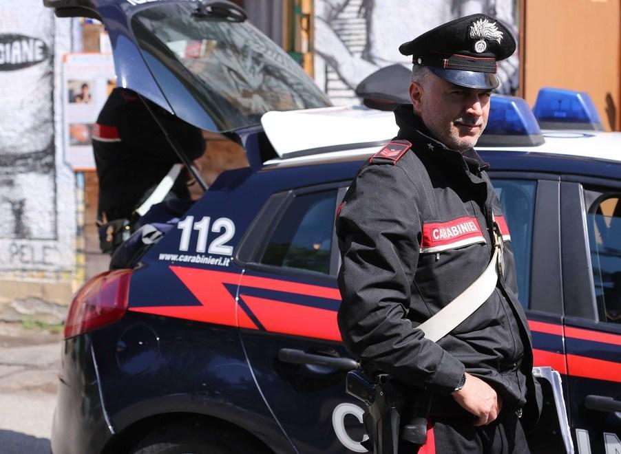 Ragazzo fermato in bici e rapinato di un iPhone Denunciati due fratelli