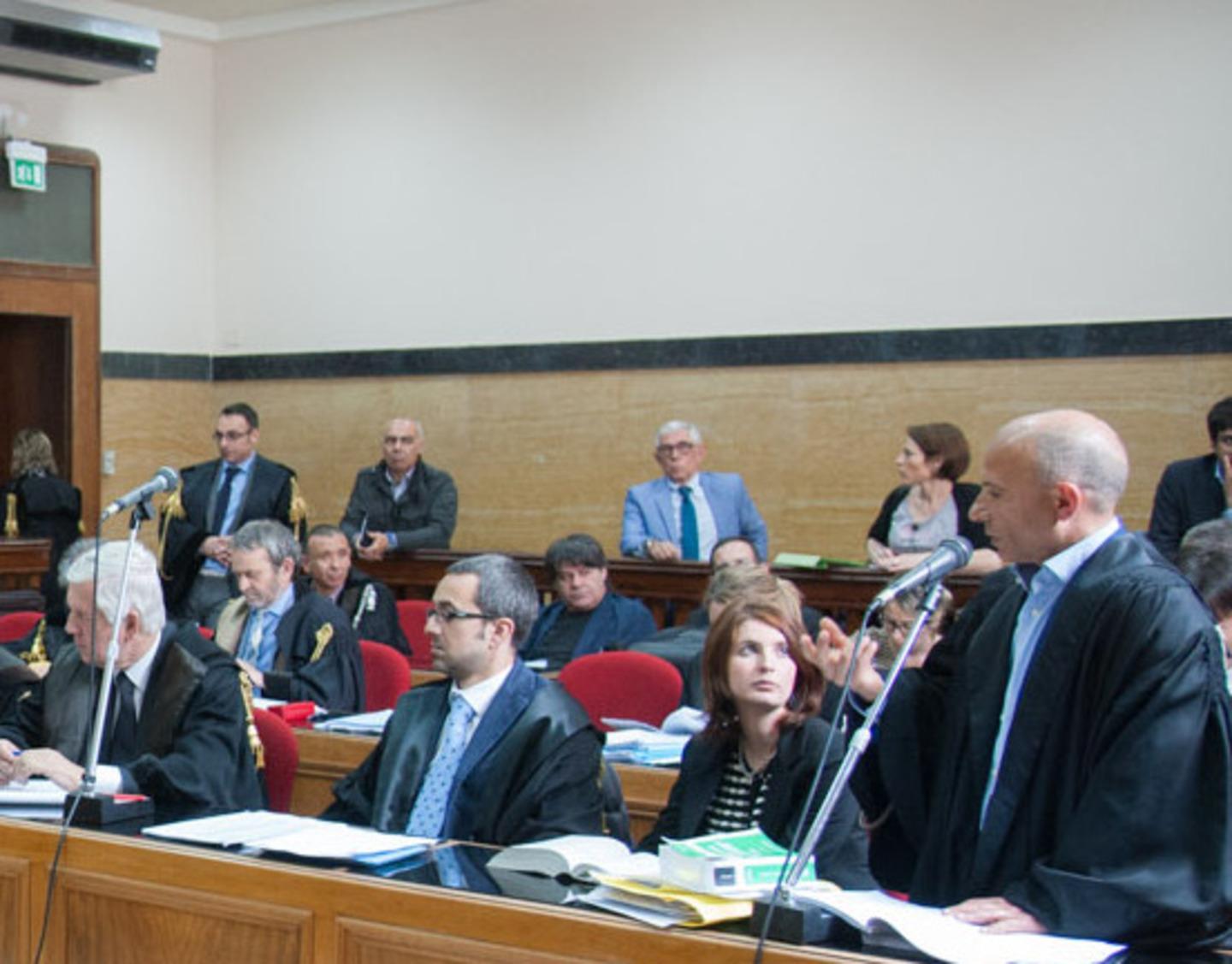Trave di cemento sul Tir muore autista di 34 anni