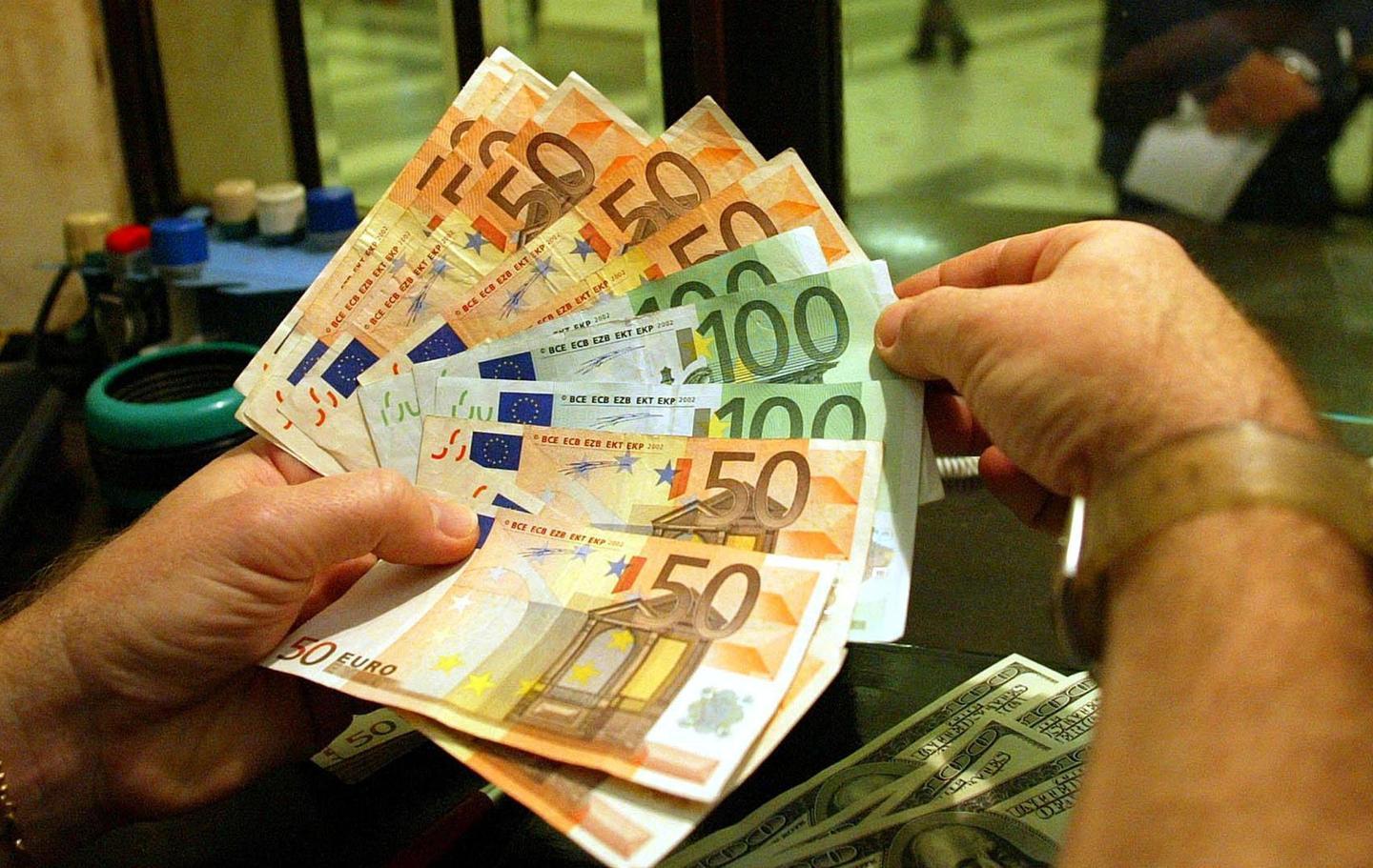 Dipendente positivo, banca chiusa per Covid 