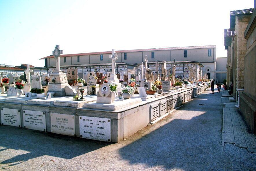Una società lucchese gestirà i cimiteri per 540mila euro
