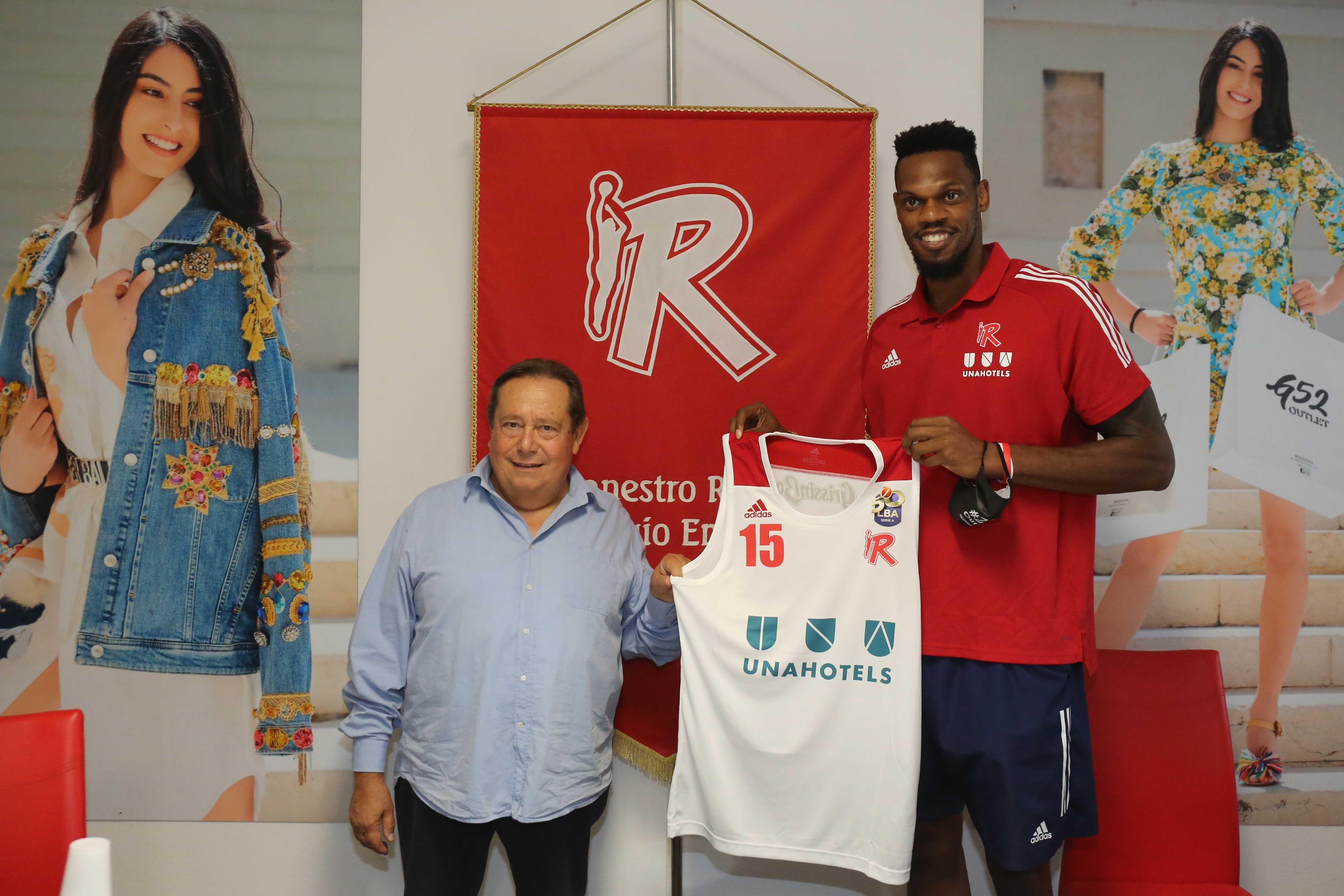 Frank Elegar con Graziano Sassi, socio della Pallacanestro Reggiana