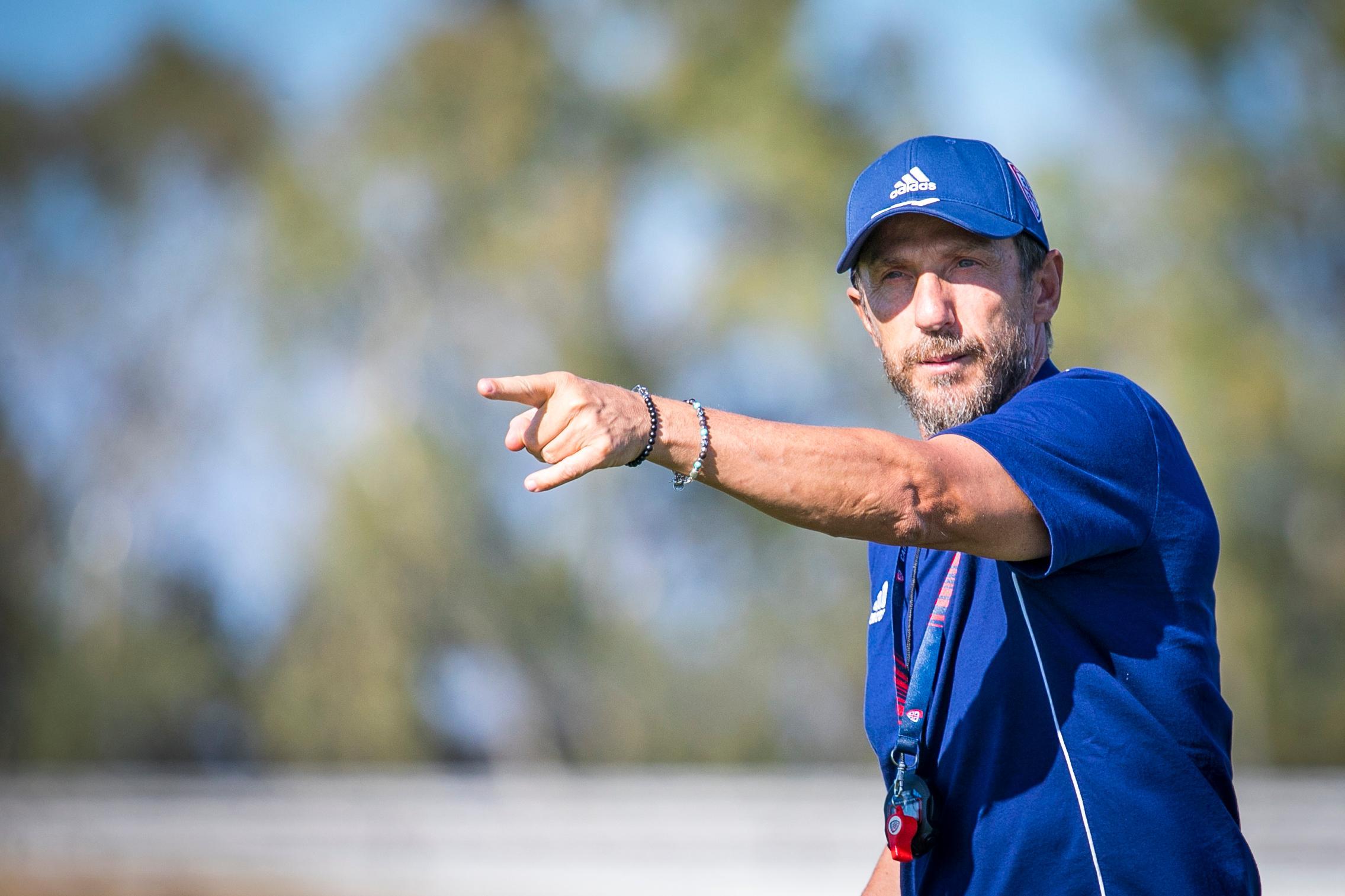 Cagliari, i 23 convocati per la sfida alla Roma: c'è anche Sottil