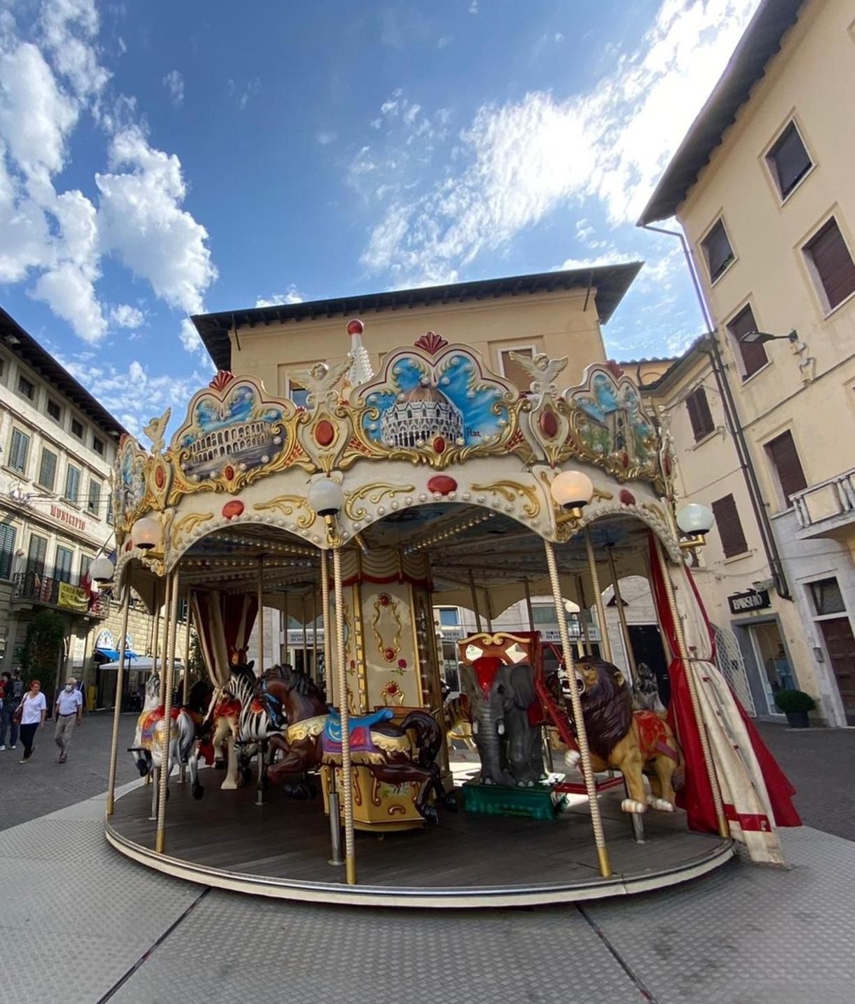 La giostrina storica arriva in centro