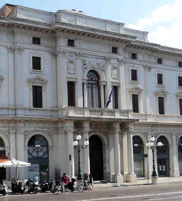 Un commissario per la Camera di Commercio Il Comune: atto folle 