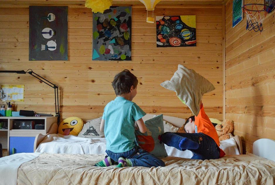 Positivi mamma e 2 bimbi dopo la festa di compleanno 