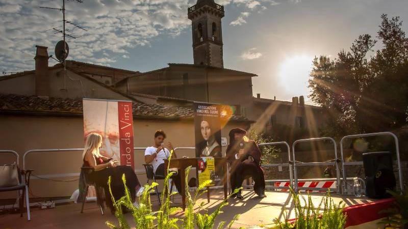 L'incontro con WikiPedro in piazza Masi a Vinci