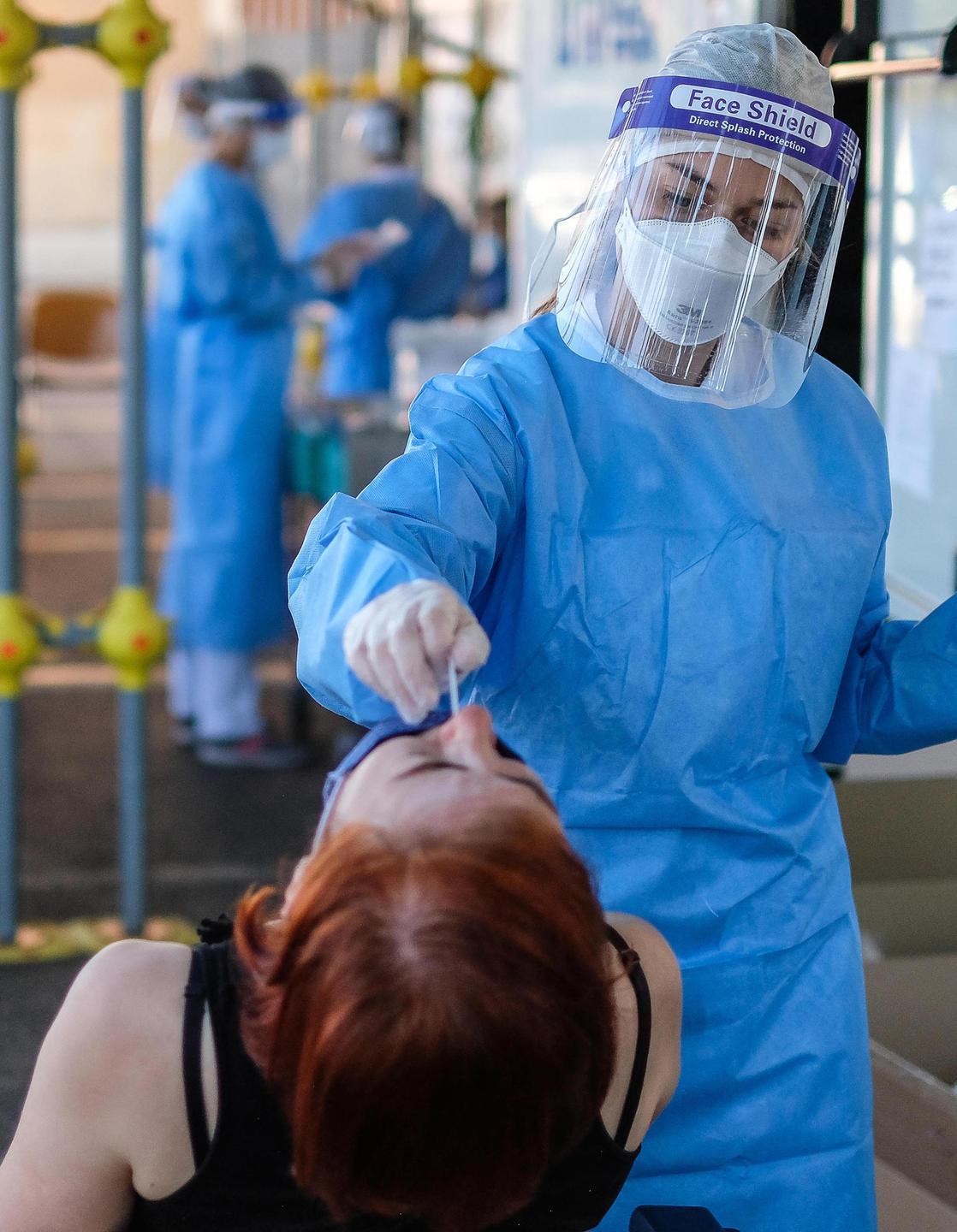 La nuova ordinanza della Regione, un test o il tampone per entrare nell’isola 