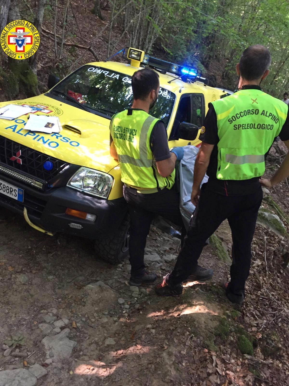Tragedia a Fiumalbo, pensionato muore colto da malore durante un'escursione