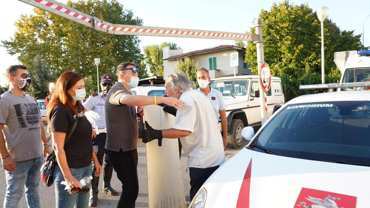 Nella piazza delle Sardine irrompe il fattore "B" (come babbo)