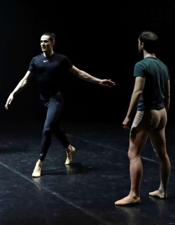 Ma quello è Billy Elliott? No, Cavani «Danzo contro le discriminazioni» 