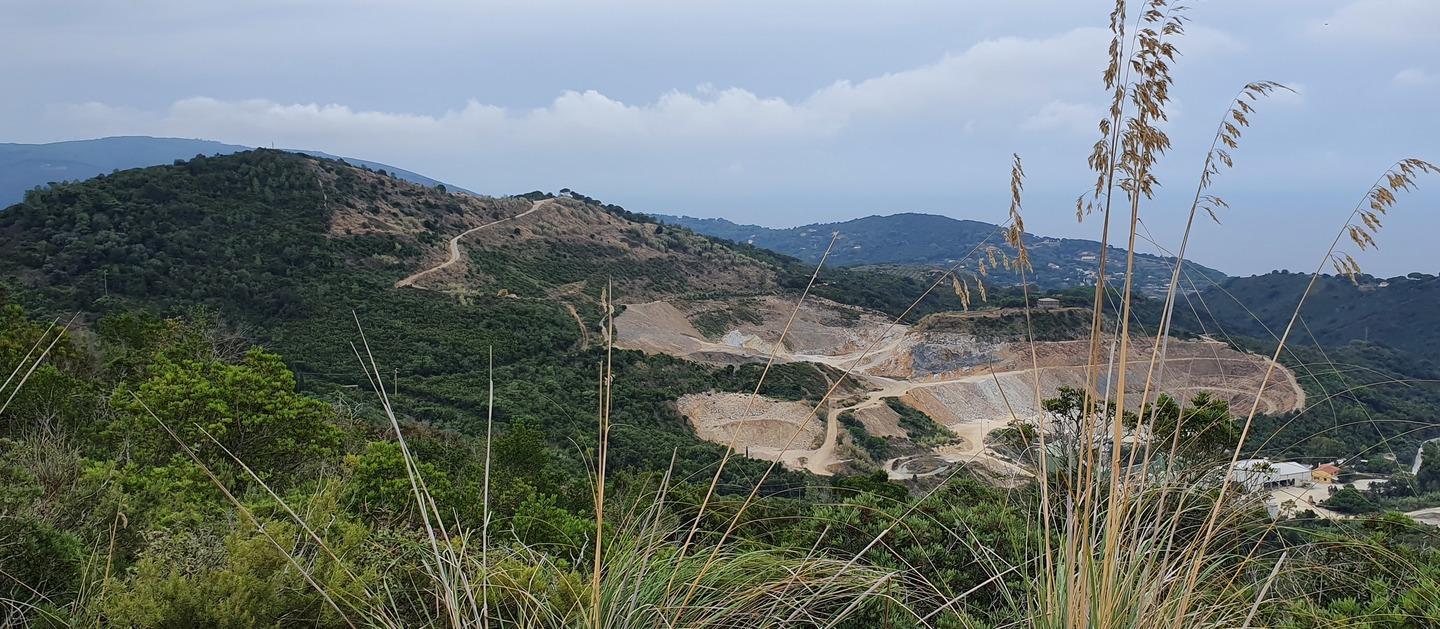 «Gli scavi sulla collina, una sconfitta per l’Elba»