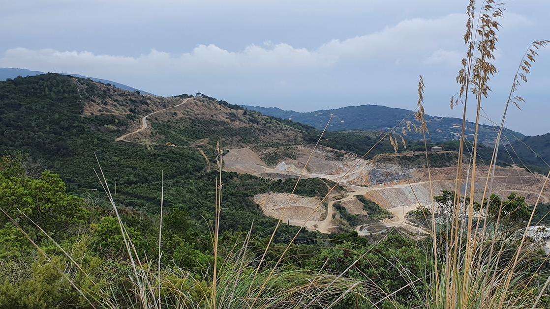 «Gli scavi sulla collina, una sconfitta per l’Elba»