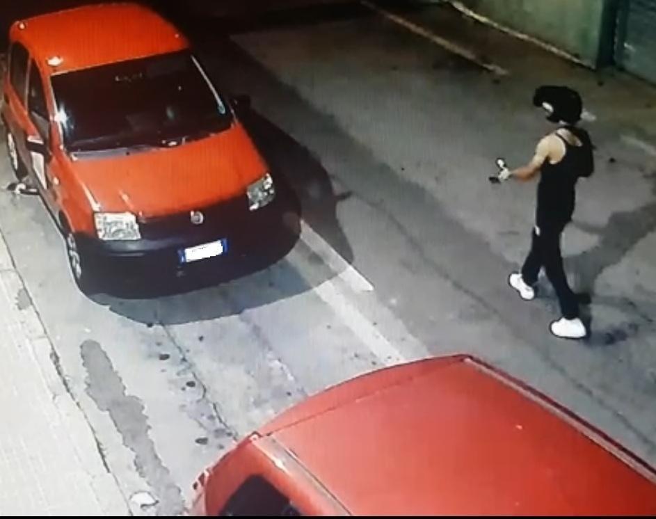 Olbia, vandali e teppisti padroni del quartiere intorno a piazza Mercato