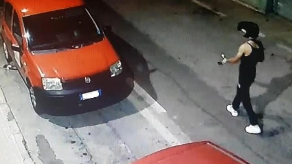 Olbia, vandali e teppisti padroni del quartiere intorno a piazza Mercato