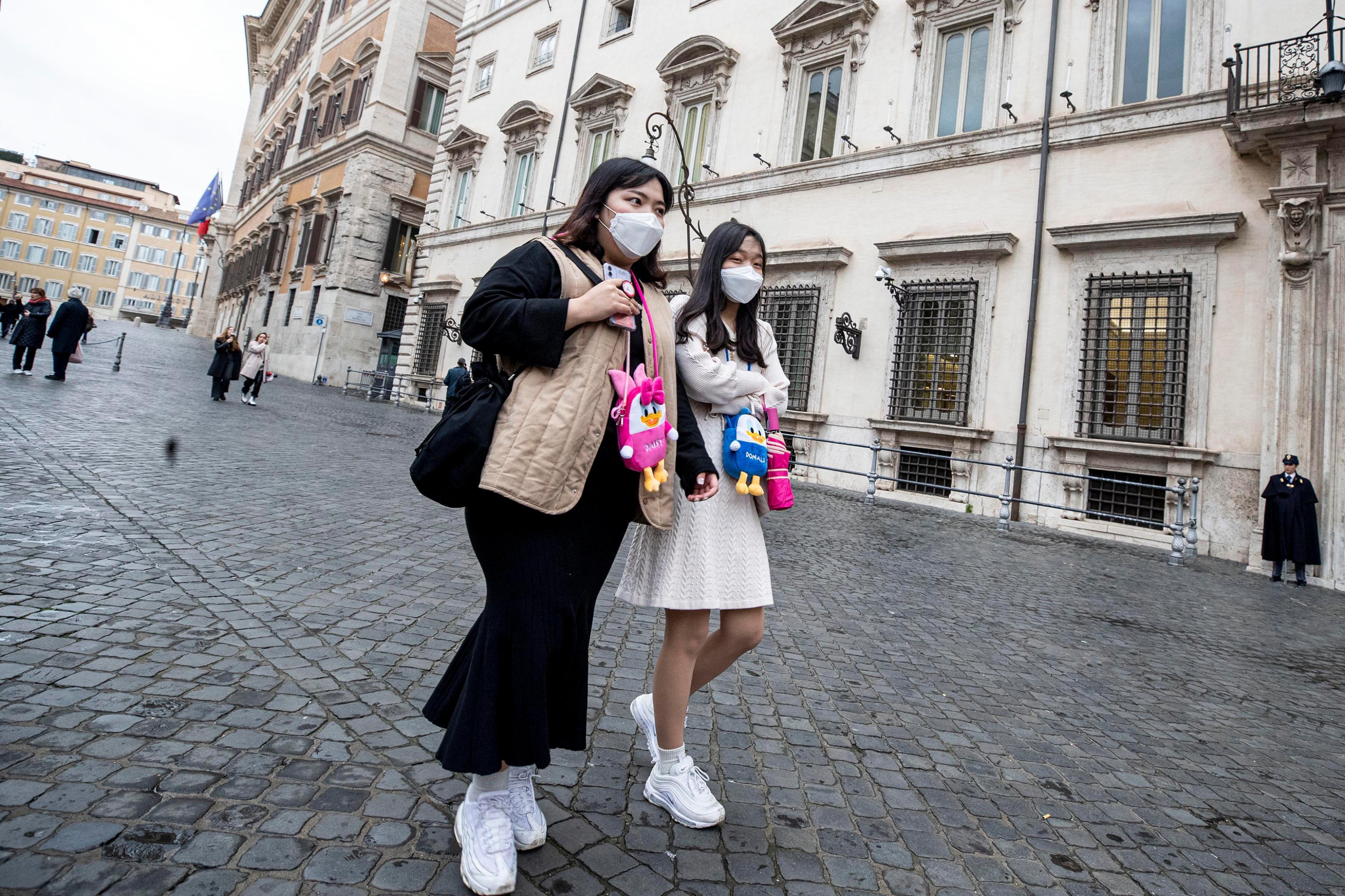 I cinesi diserteranno le aule, famiglie spaventate dal virus 