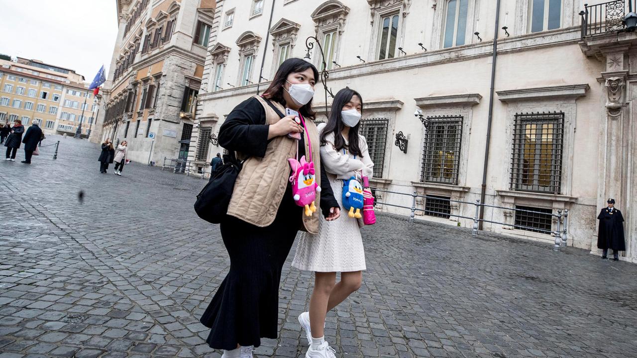 I cinesi diserteranno le aule, famiglie spaventate dal virus