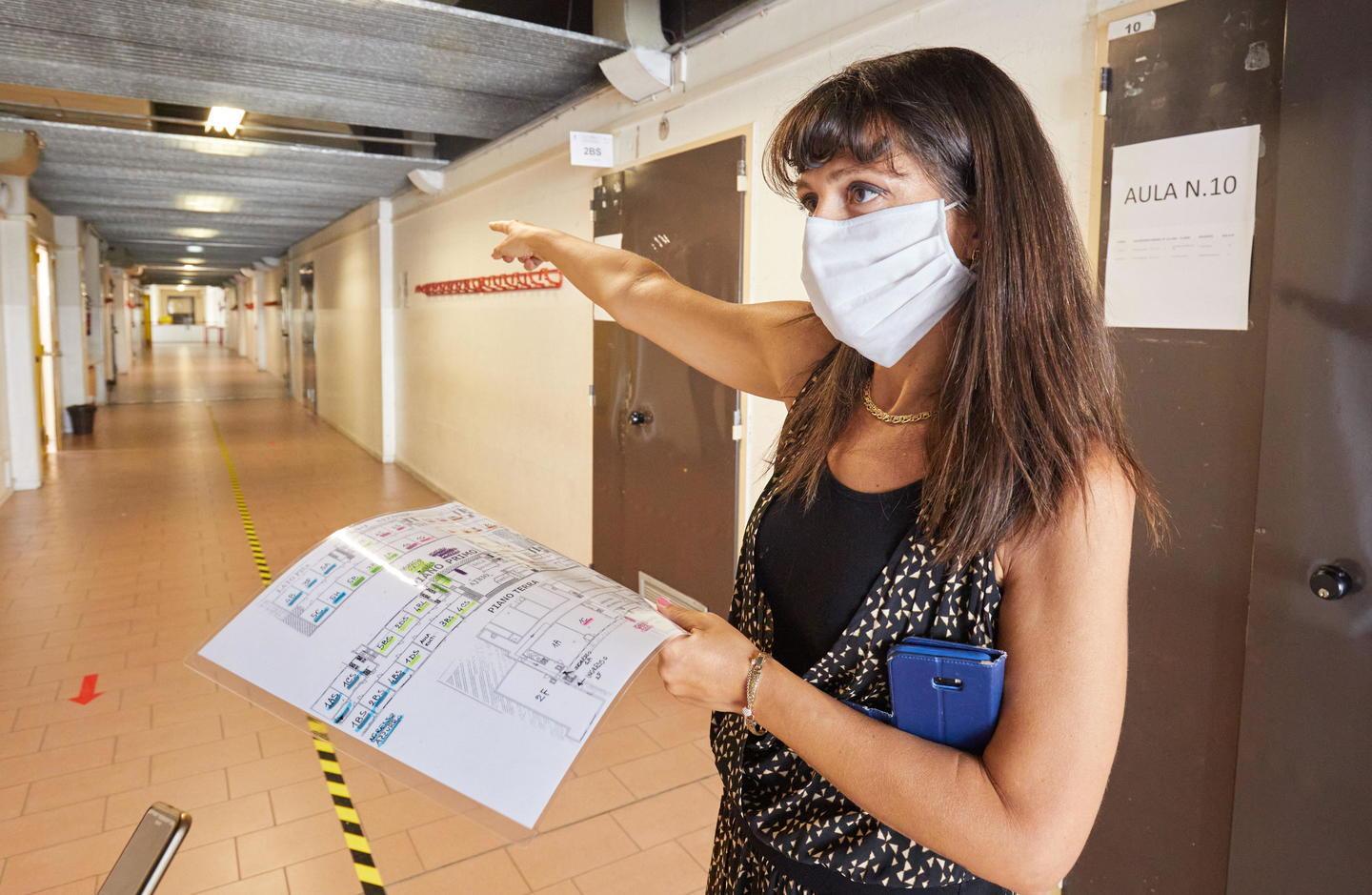 Troppo vicini? Bisogna guardare il punto giallo sotto la sedia 
