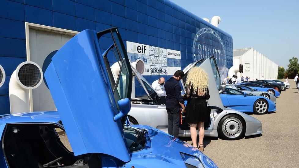 Campogalliano, i 30 anni della Fabbrica Blu: la Bugatti celebra la EB110