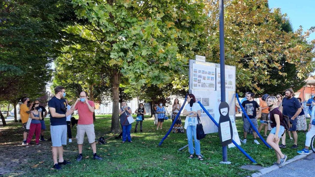 No ai quartieri social Più di 200 persone alla manifestazione