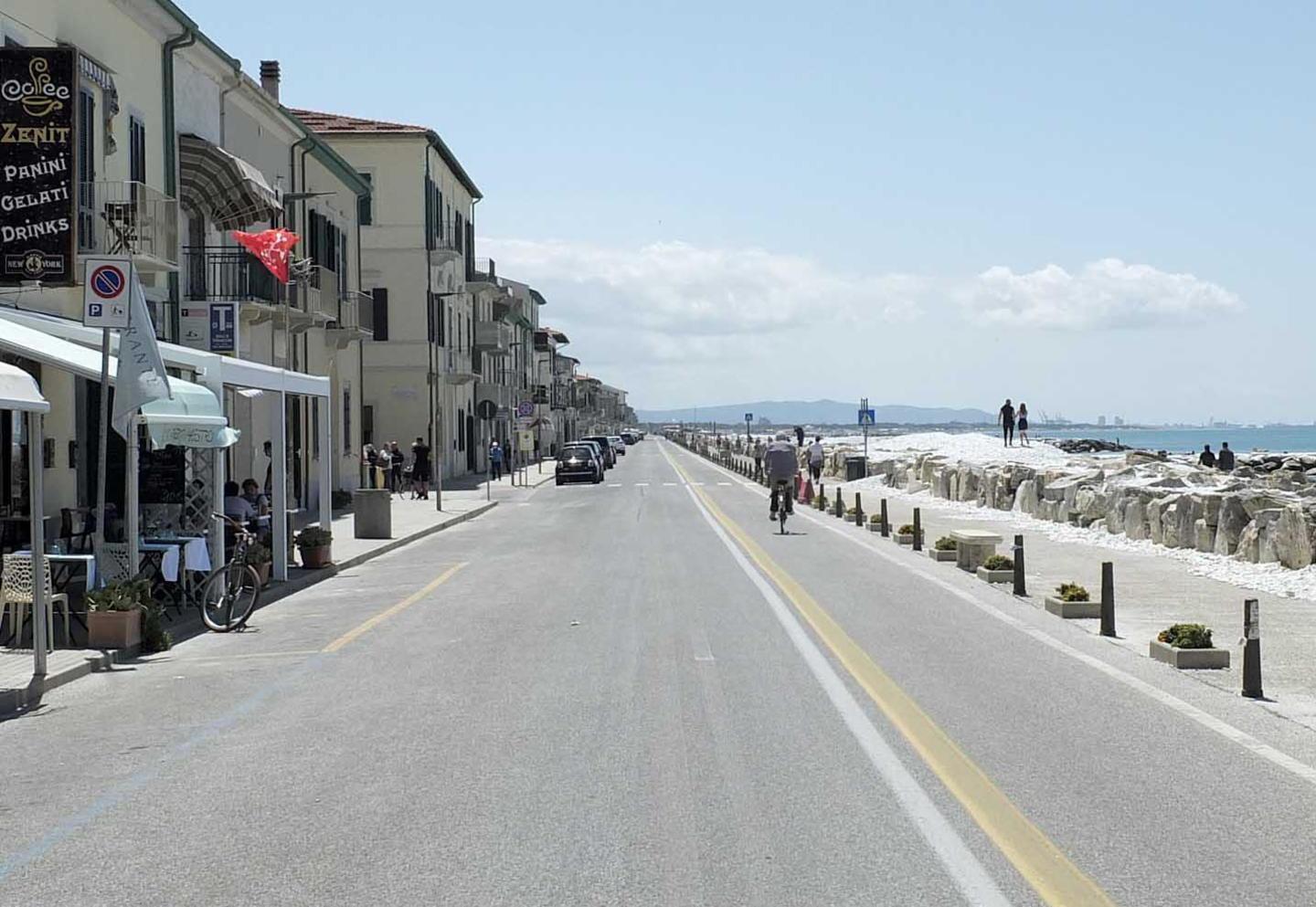Marina, chiusura del lungomare anche ad ottobre È di nuovo polemica 