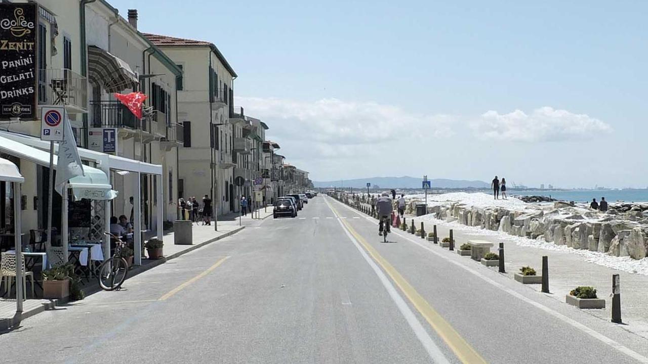 Marina, chiusura del lungomare anche ad ottobre È di nuovo polemica