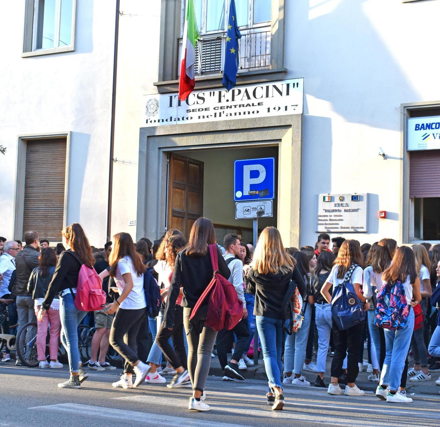 Otto ingressi separati per l’istituto Pacini 
