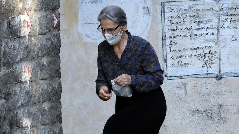 Nuova serrata a Orgosolo lockdown per bar e locali