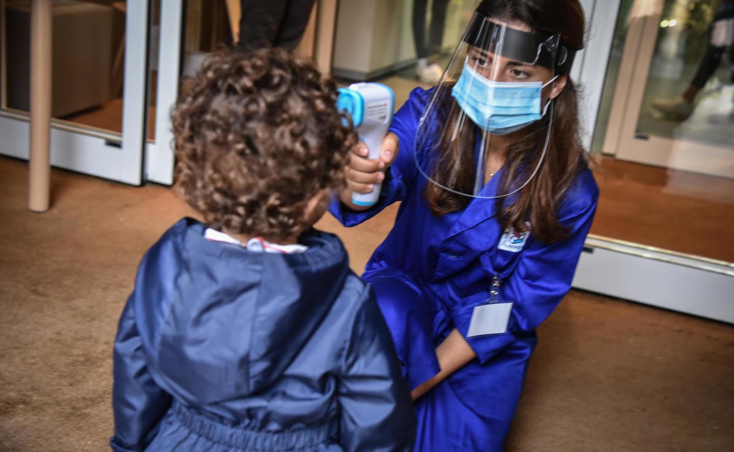 Covid, l'appello dell'Asl: «Attenzione ai bambini, una festa di compleanno può diventare un focolaio» 