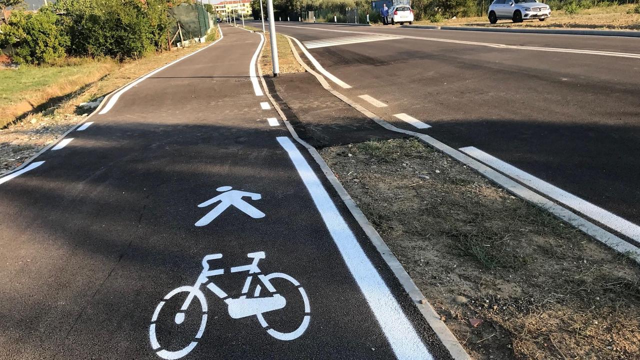 La nuova strada affiancata dalla pista ciclopedonale a Maliseti