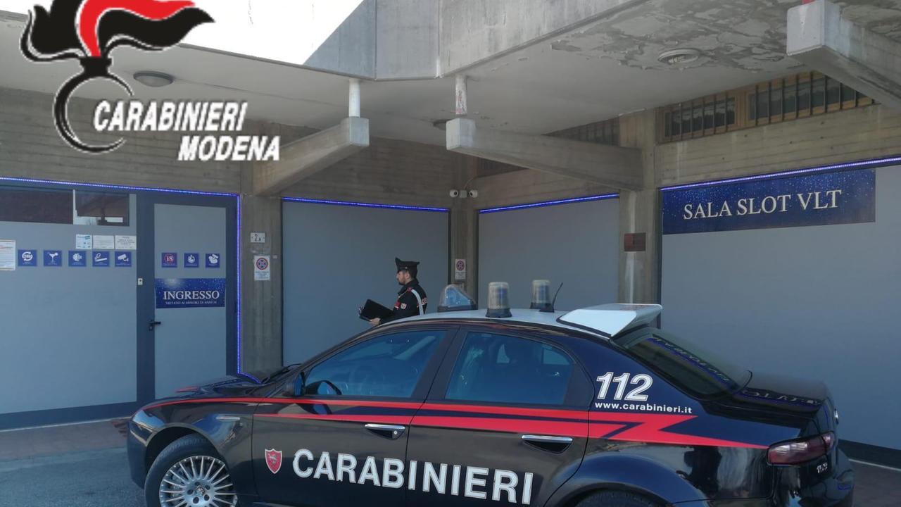 Carpi, slot machine e videopoker accesi nonostante divieto scattano multe per 15mila euro