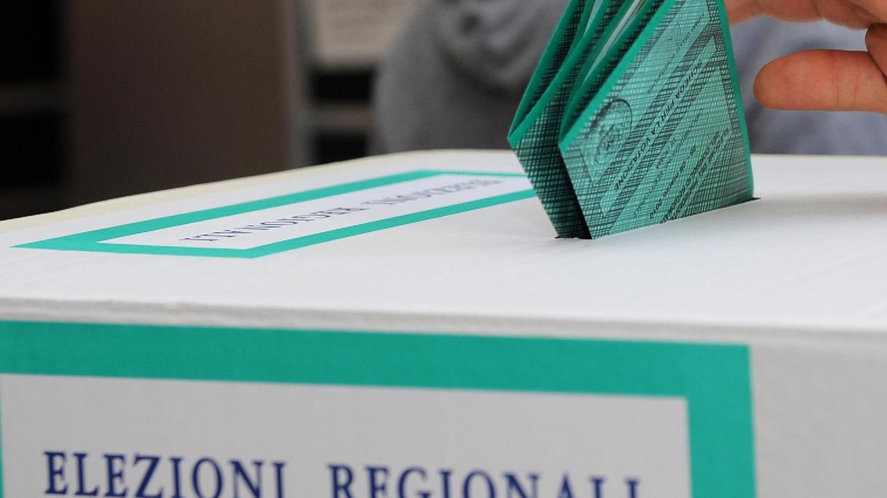 Elezioni regionali in Toscana: facsimili delle schede, voto disgiunto e preferenze. La guida al voto