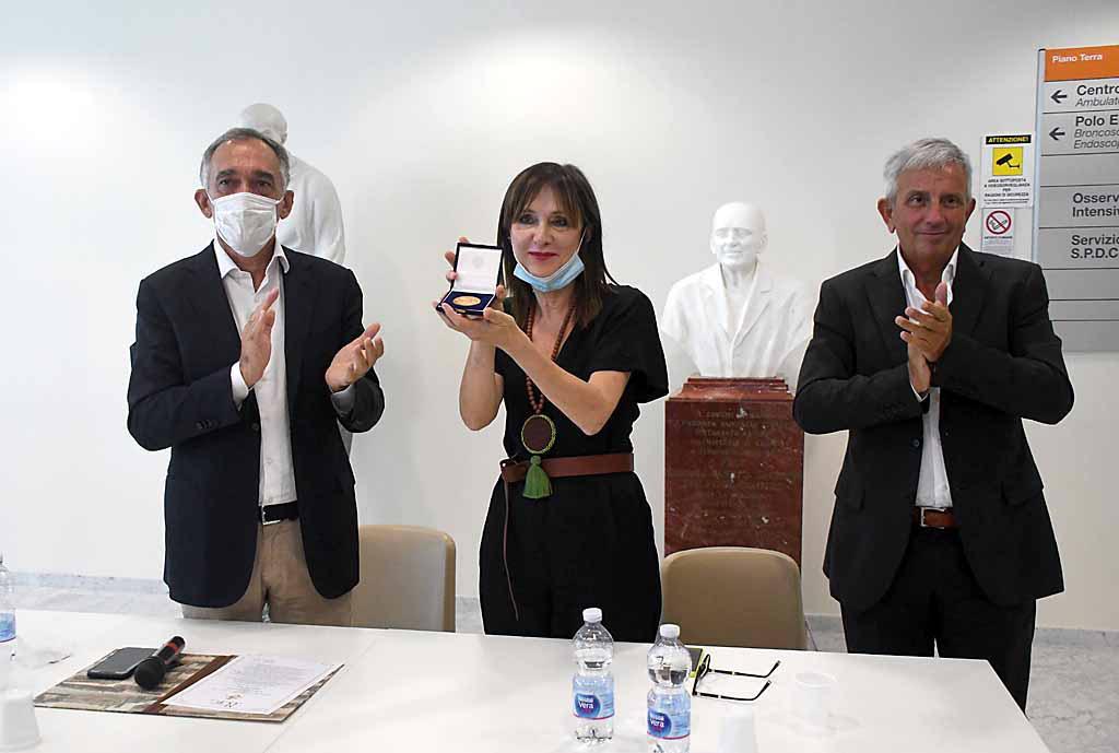 Il Pegaso d’Oro alla sanità apuana. Il racconto dei medici: «Così abbiamo vinto l’emergenza Covid» 