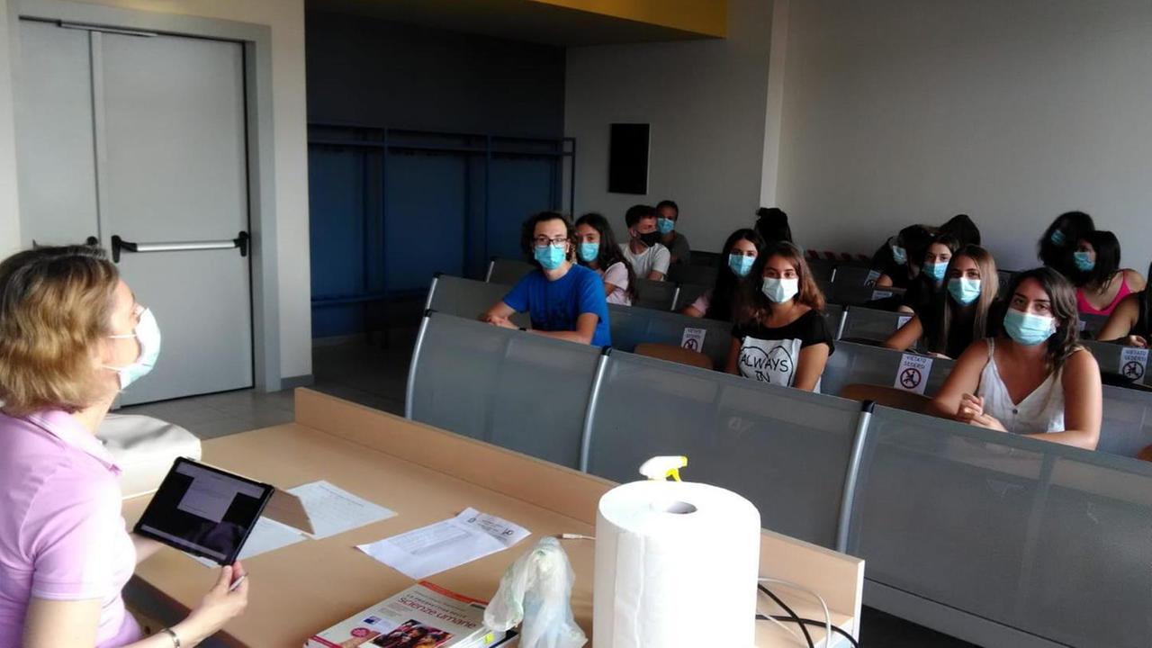 Gli alunni tornano in classe, i prof no: all’appello ne manca il 40%