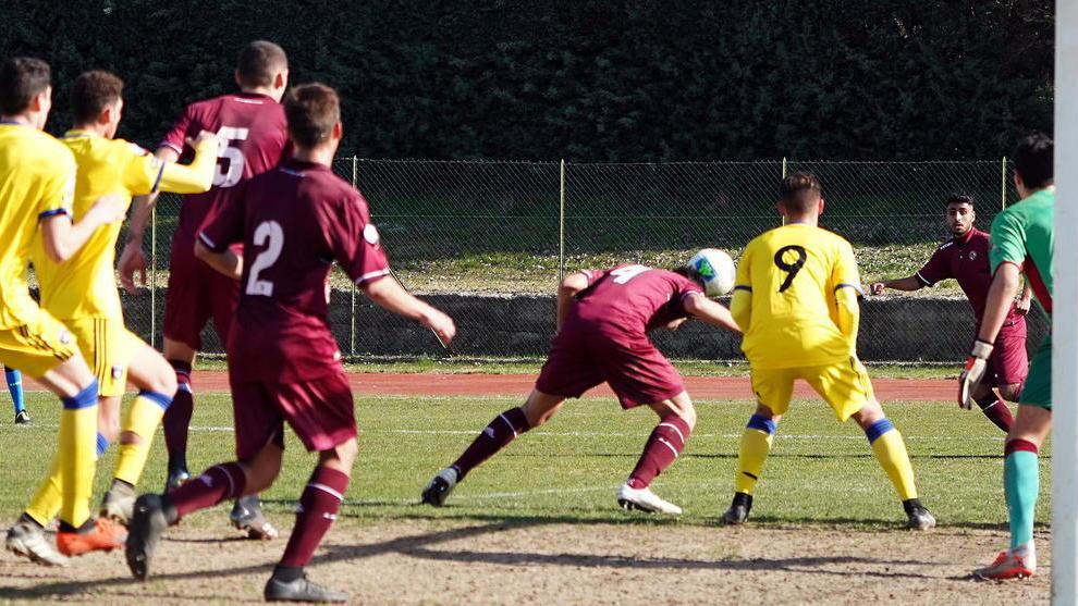 Livorno calcio, altro giocatore della Primavera positivo al Covid: in 12 in isolamento