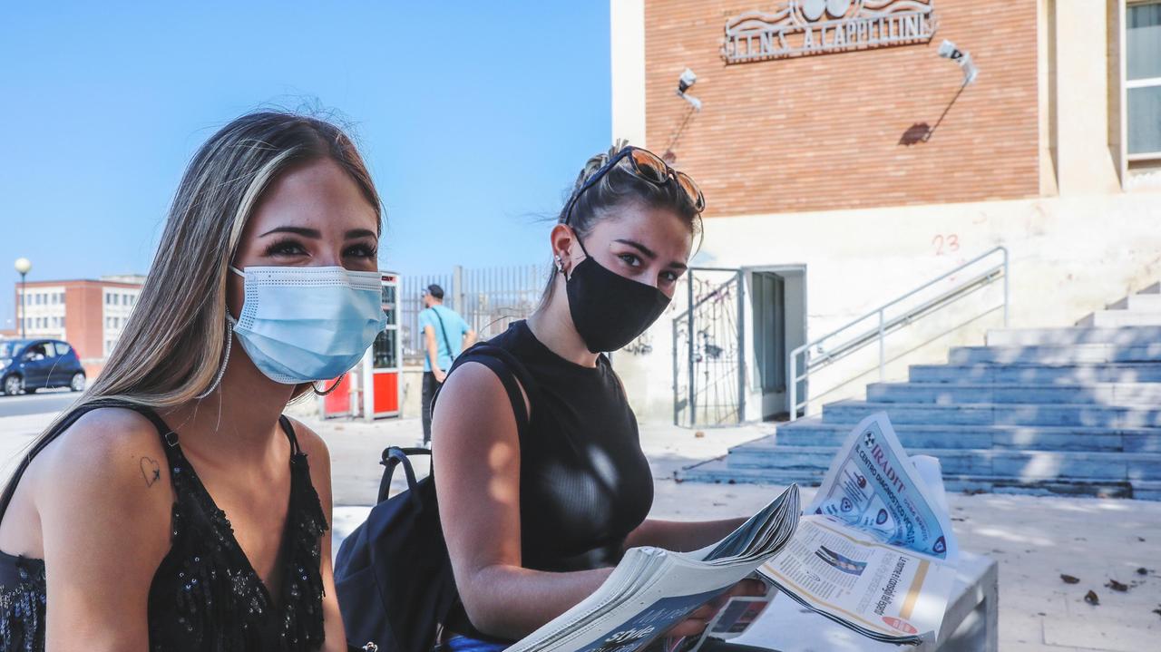 Al Nautico tra i futuri capitani: «Lezione in aula magna, ma c’è il problema dei laboratori»