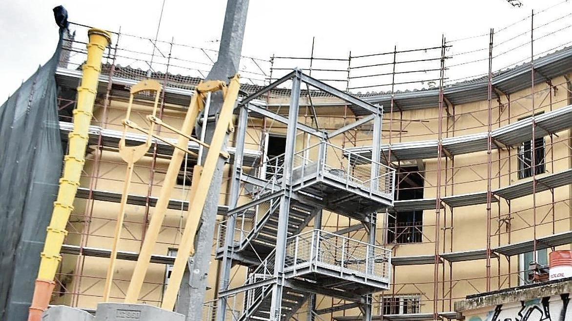 Altri lavori alla succursale del liceo Enriques, incertezza sulla data di consegna