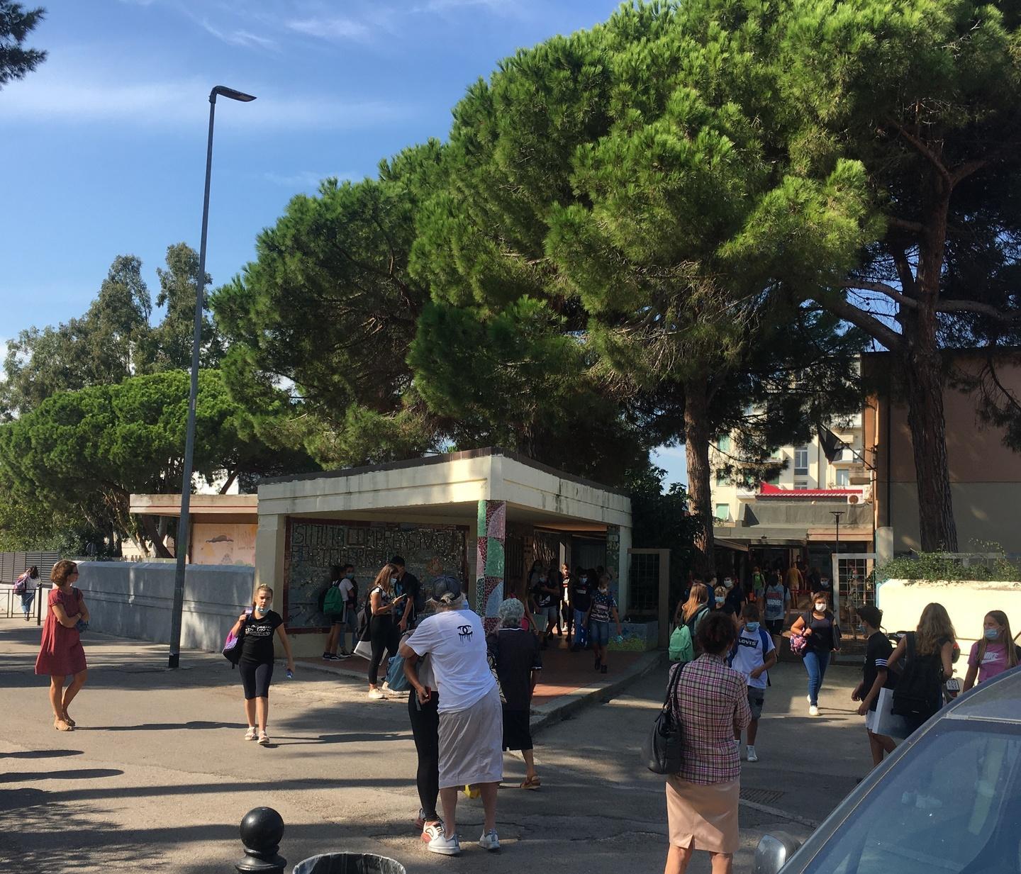 «Ecco perché si è deciso di non chiudere i plessi scolastici» 