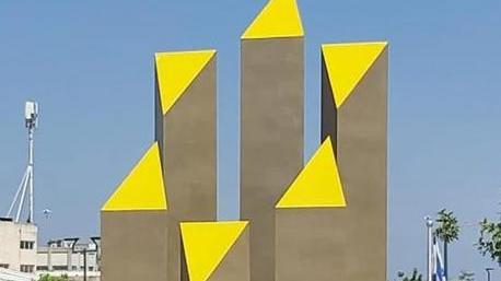 Il monumento dedicato ai cittadini di Nonantola