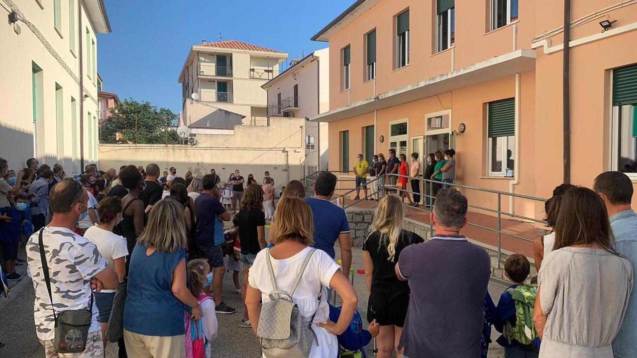 Il sindaco ha salutato i bambini della prima elementare