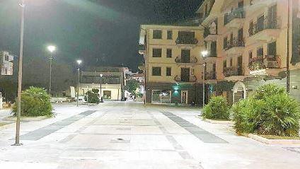 Troppi vandalismi e schiamazzi, il Comune chiude i parchi di notte