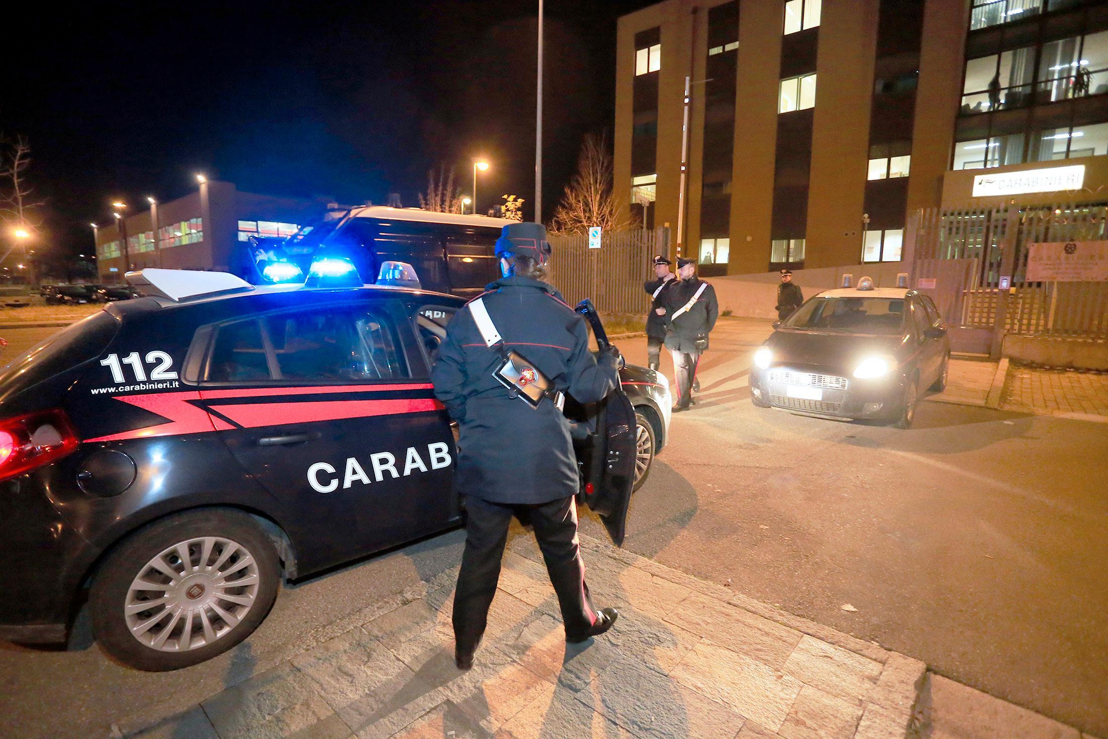 I carabinieri della compagnia di Castelnovo Monti che hanno individuato e arrestato il pusher di Bibbiano