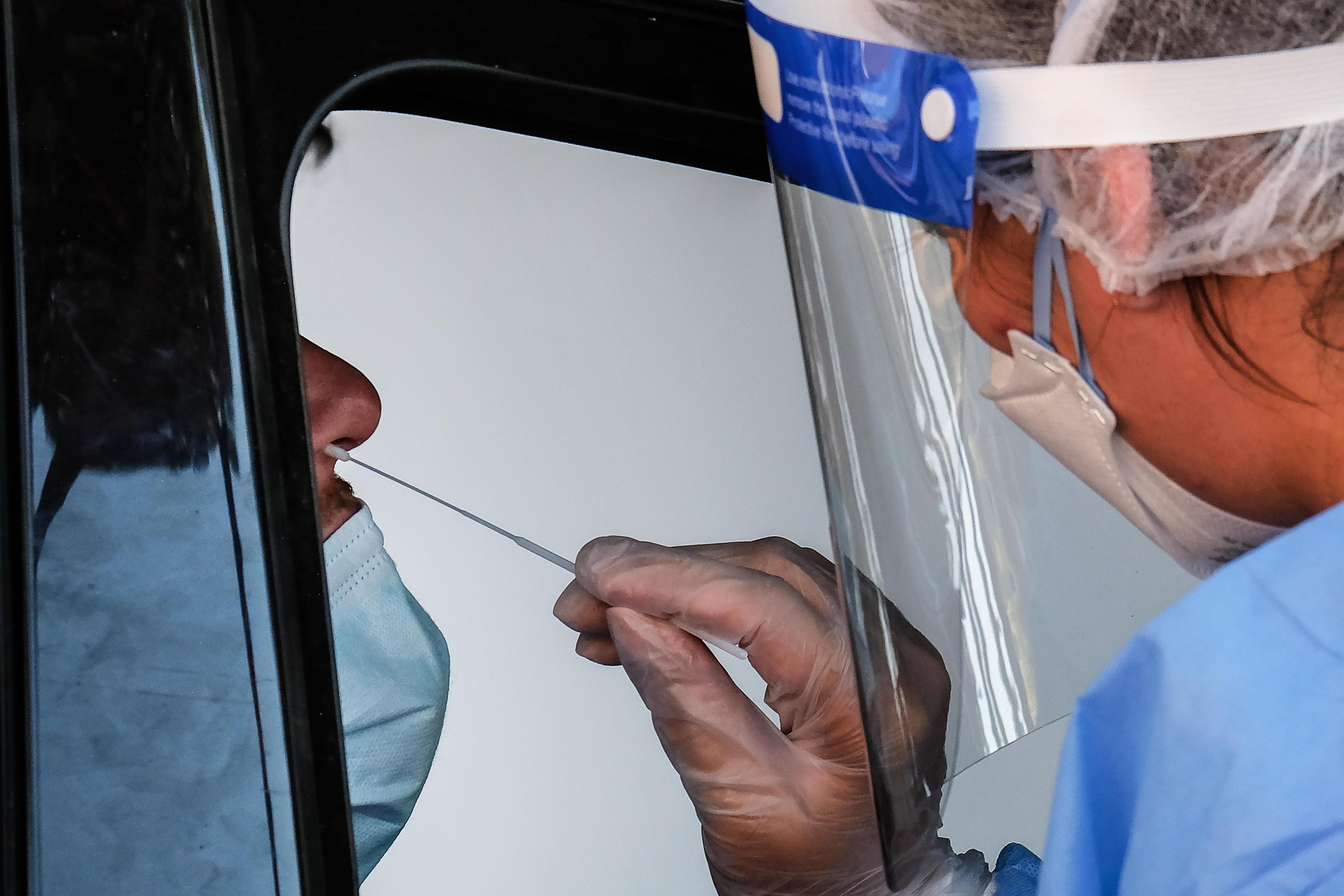 Covid, 27 nuovi casi nell'isola e un paziente esce dalla terapia intensiva