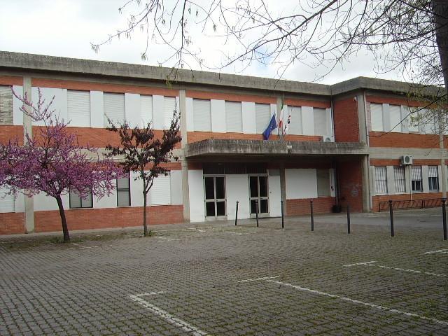 Terralba, insegnante positiva al Covid: 20 studenti in quarantena