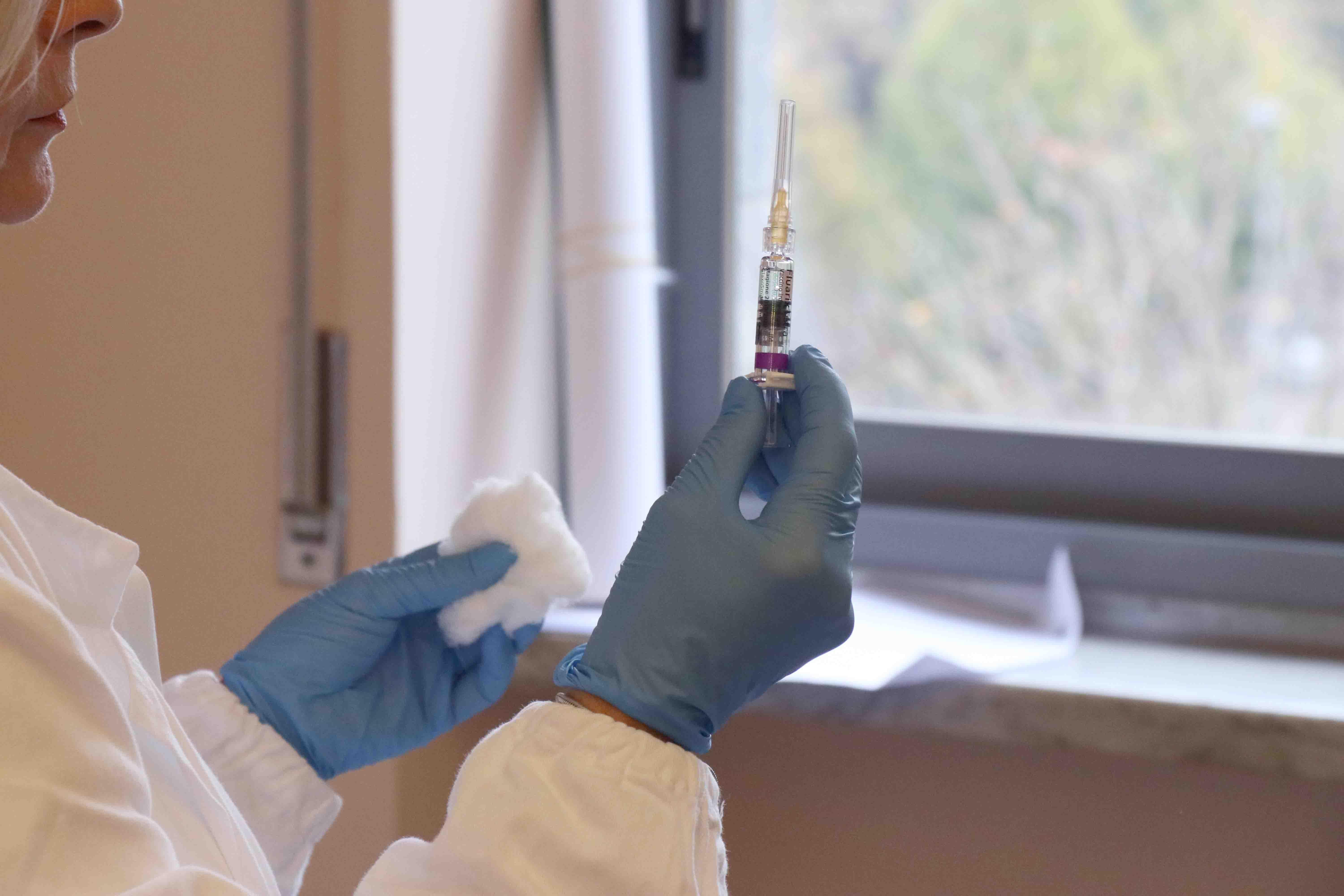 Antinfluenzale, la proposta della Regione: vaccino gratuito dai 60 anni in su