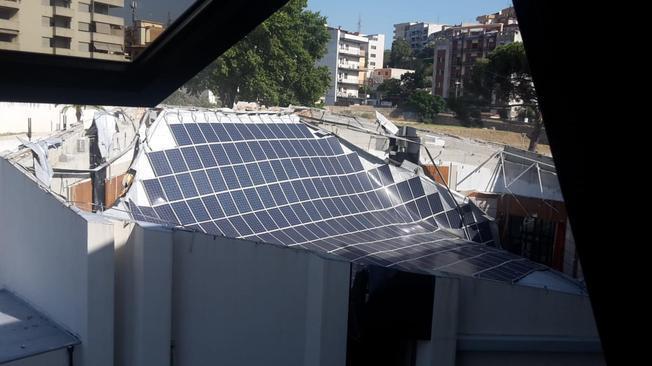 Crollo tetto auditorium Consiglio Calabria: 30 gli indagati