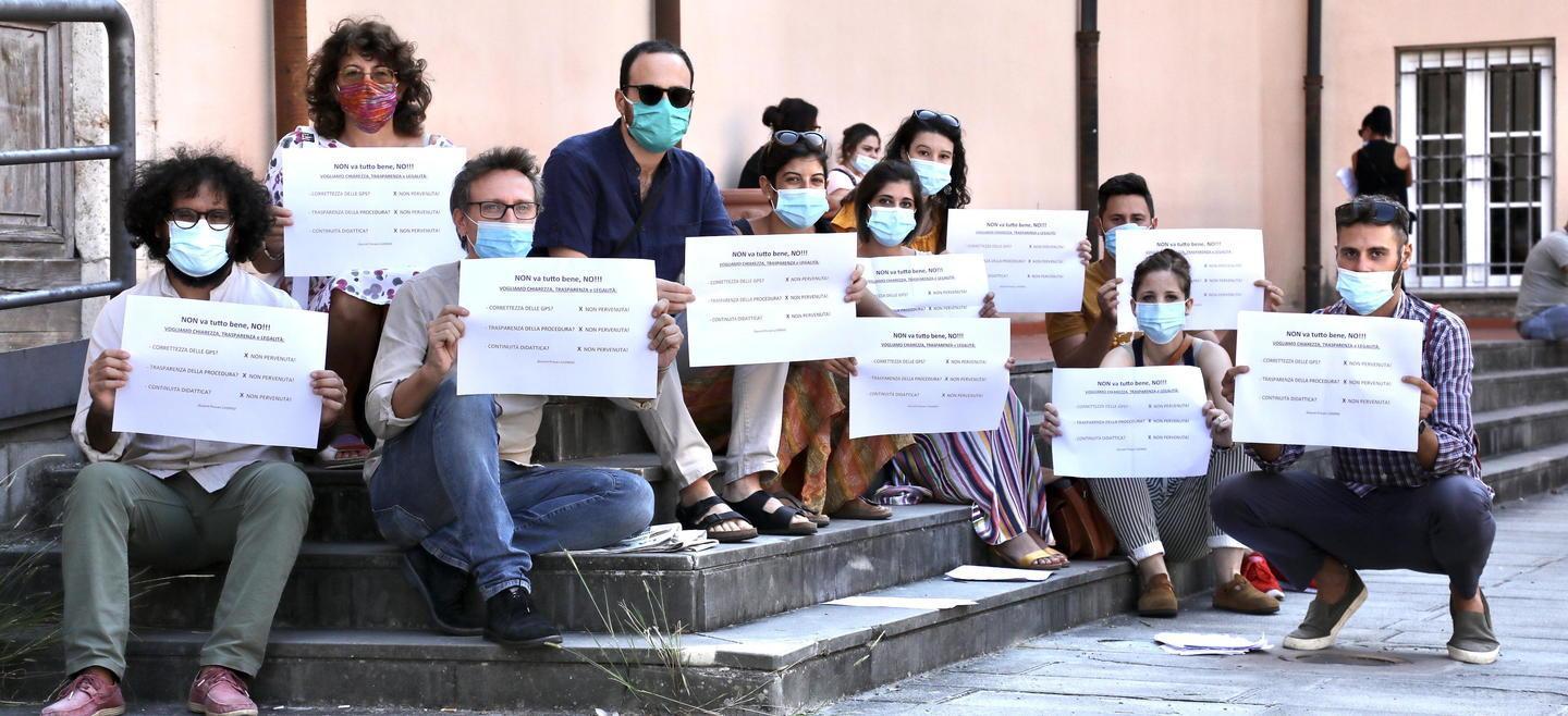 Il provveditore incontra i precari che protestano ma respinge le richieste 